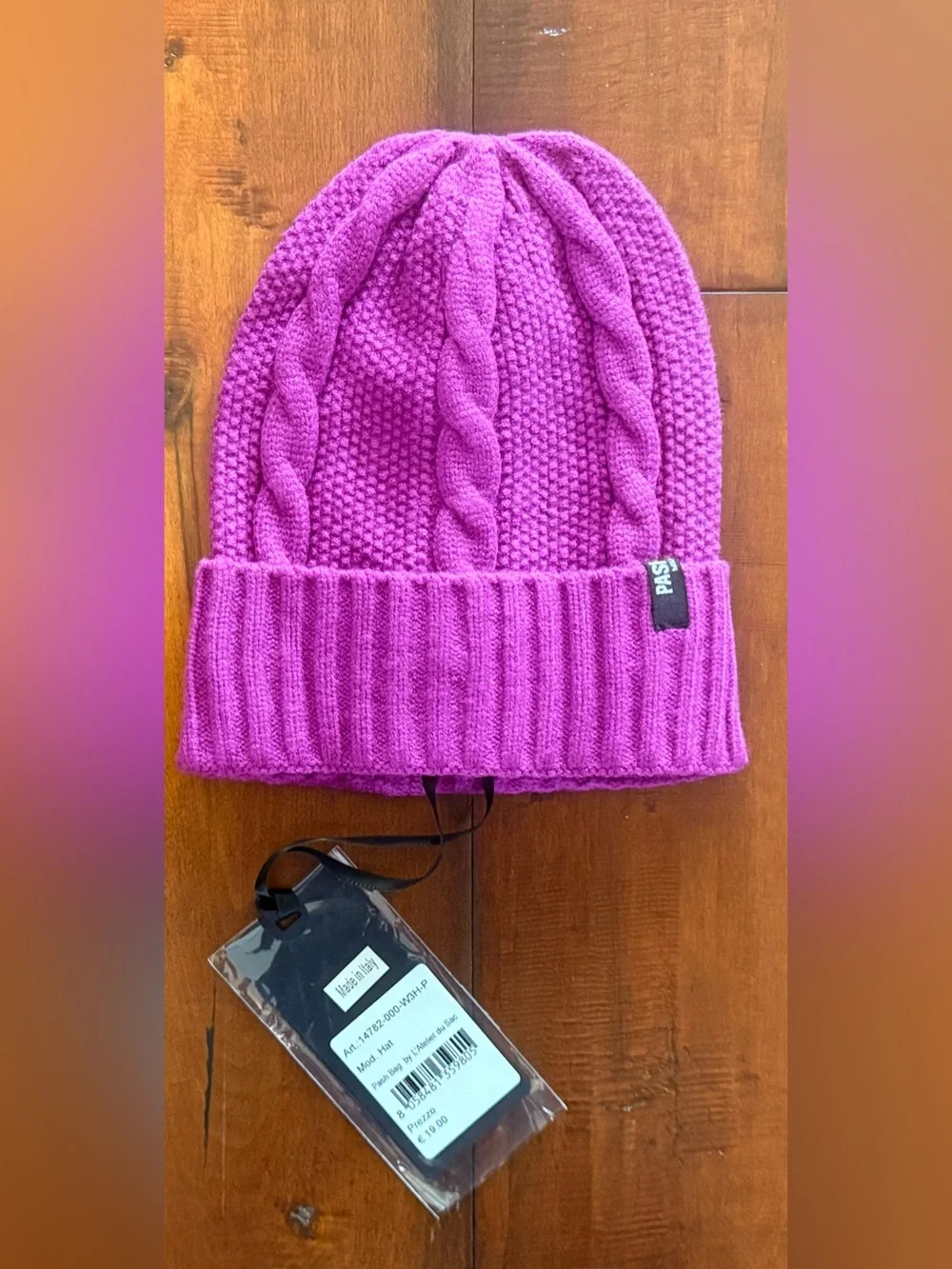 NWT Cable-Knit Fold Cuff Beanie in Vibrant Magenta Pink